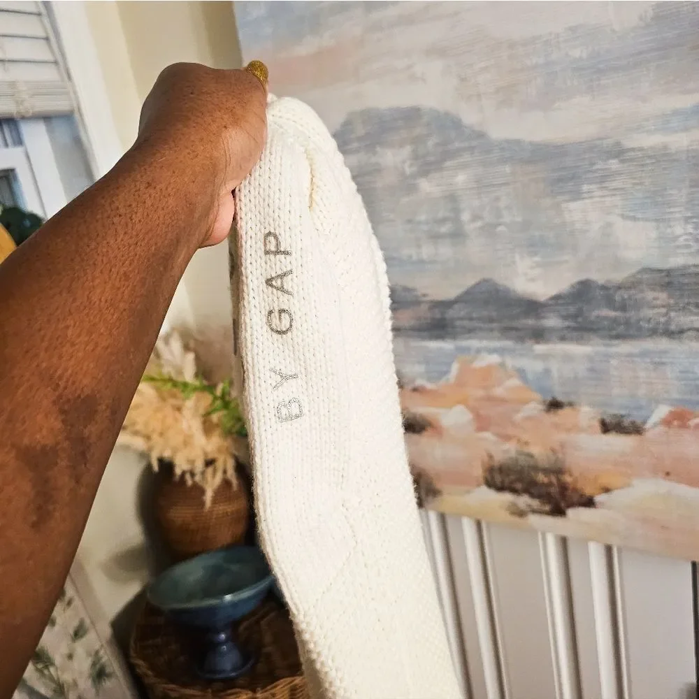 New Gap Acrylic Blend Pom Detail Cozy House Socks.